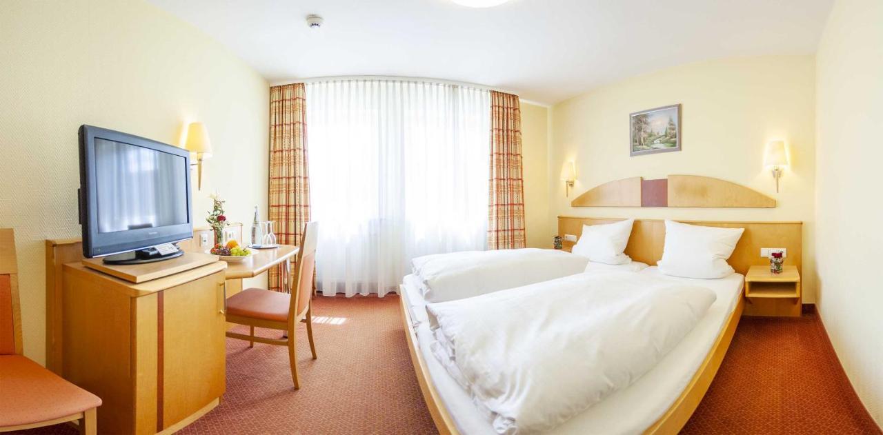 Hotel-Gasthof Krone Greding Buitenkant foto