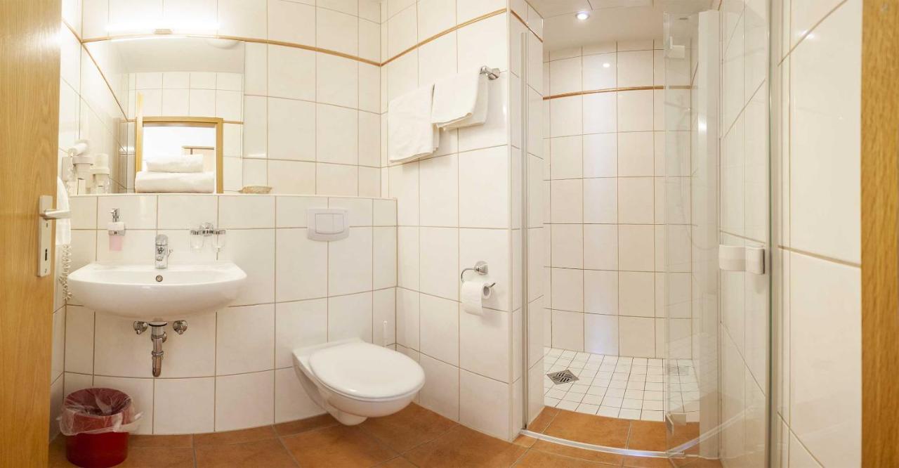 Hotel-Gasthof Krone Greding Buitenkant foto