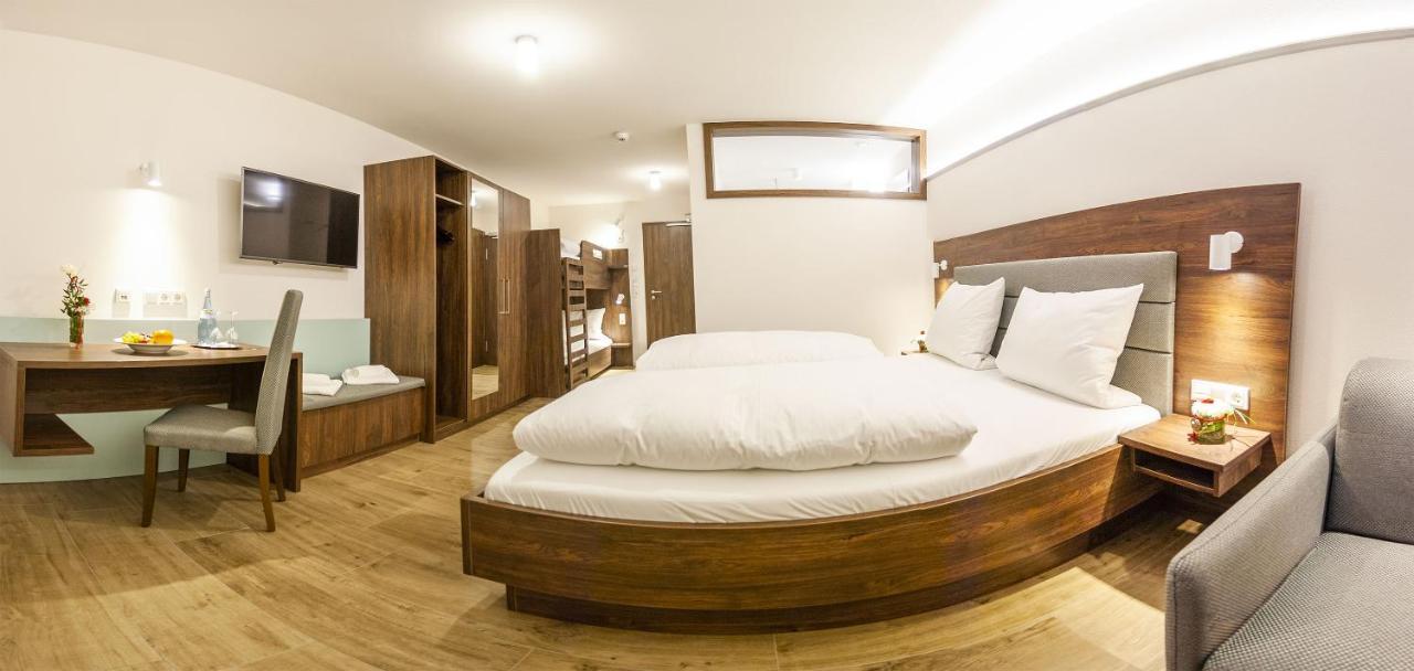 Hotel-Gasthof Krone Greding Buitenkant foto